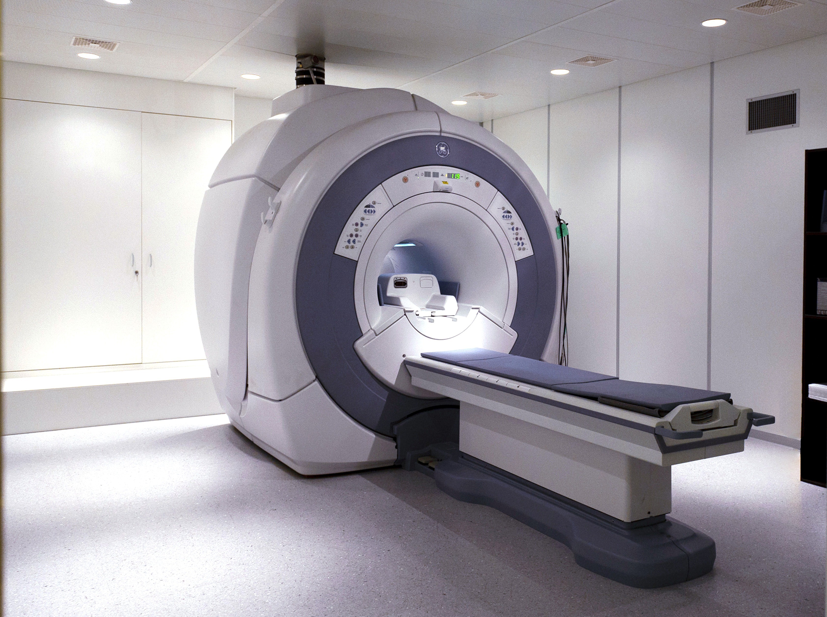 Магнитно-резонансная томография (МРТ) 